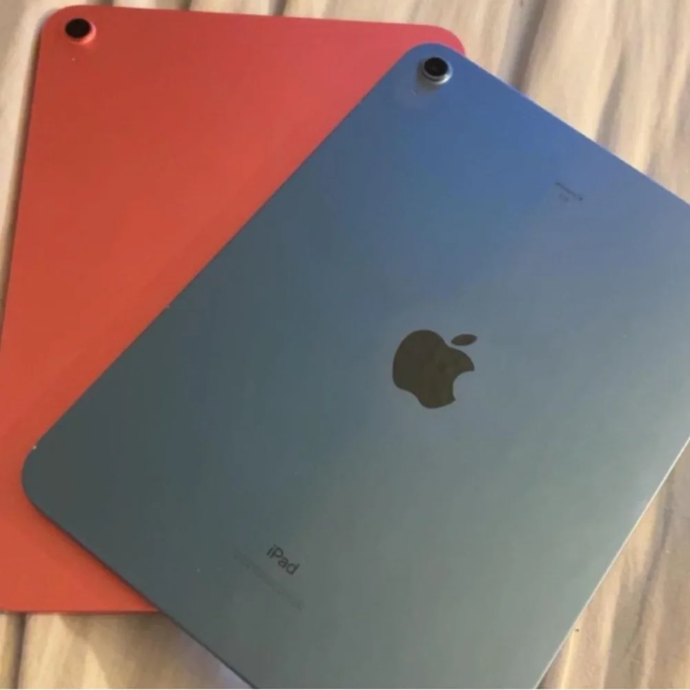 Apple iPad - Blue and Pink
